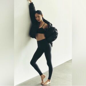 NWT ALO Yoga Black High-Waist Airlift Leggings Large